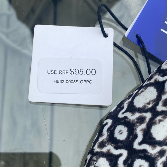 Heidi Klum SWIM Kiss by the Sea Bikini Top - Size 8 - NWT - Retails $95.00 - Picture 3 of 7